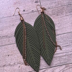 Elegant Green Leaf Earrings with Gold Chains